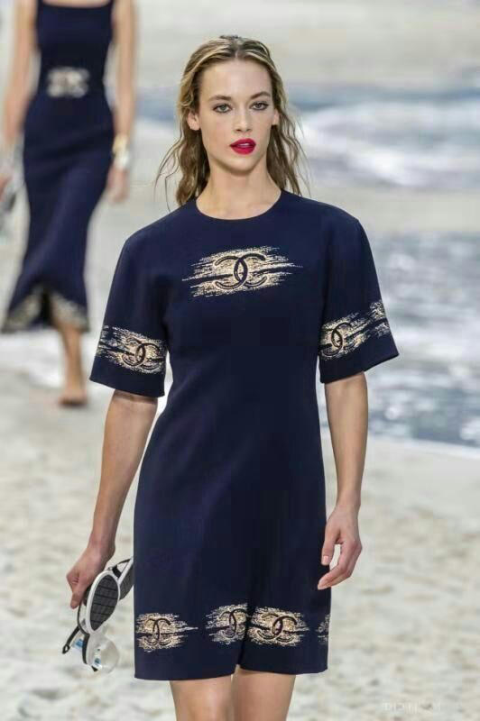 Chanel香奈兒 法國專櫃同步新款 2019早春新款 歐洲站首發 走秀新款 小香風 短袖 寬鬆 顯瘦A字裙  xly1224